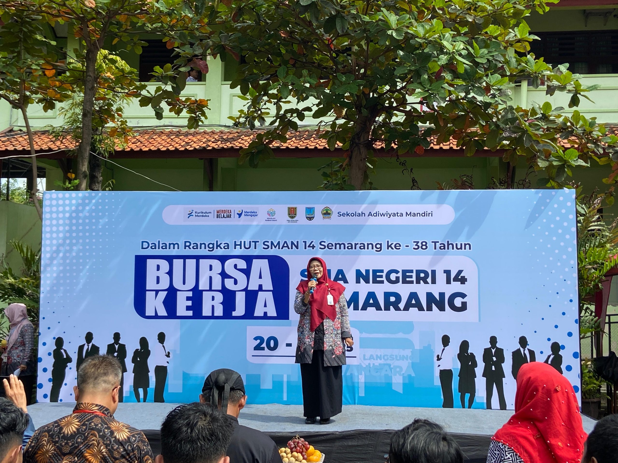 HUT SMA NEGERI 14 SEMARANG KE-38 HADIRKAN BURSA KERJA - SMA Negeri 14 ...