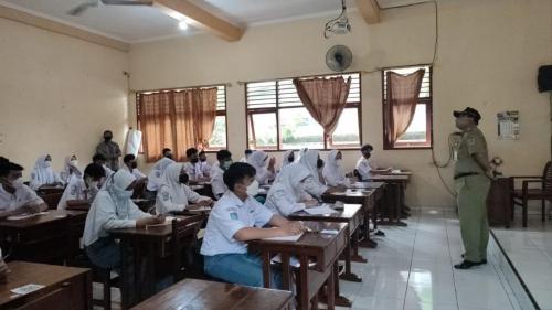 Kunjungan Satpol PP Jawa Tengah di SMA Negeri 14 Semarang